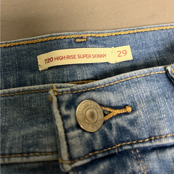720 Levi’s High Rise Super Skinny Jeans - Picture 2 of 3
